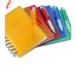 blocchetto con penna a scatto blocchetto con penna a scatto